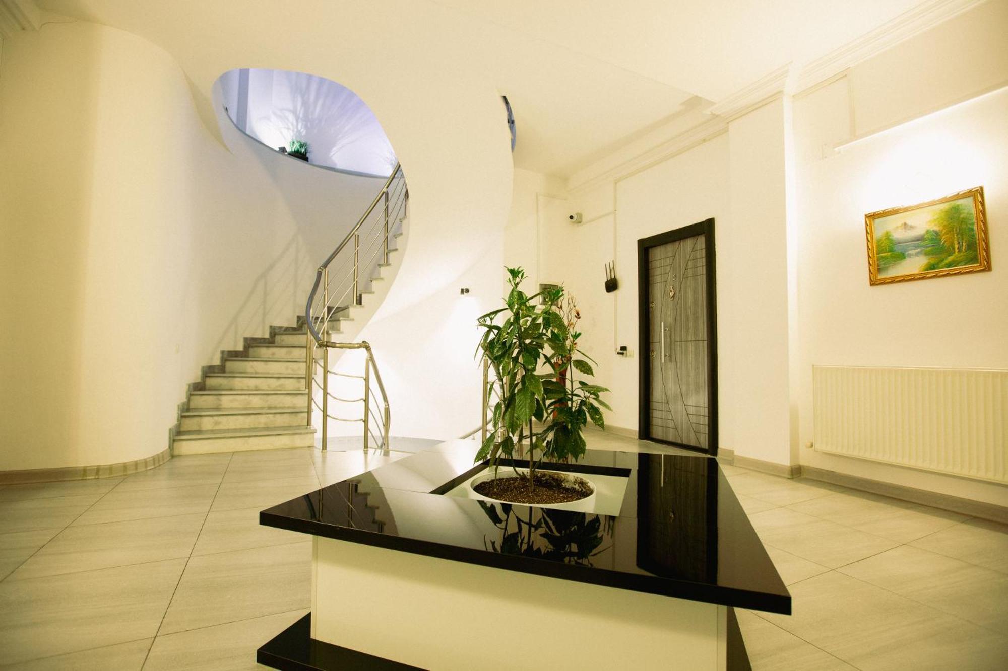 White House Hotell Tbilisi Exteriör bild