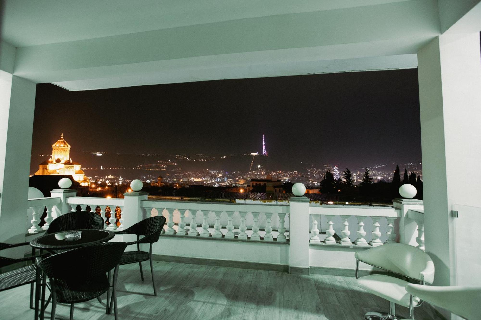 White House Hotell Tbilisi Exteriör bild